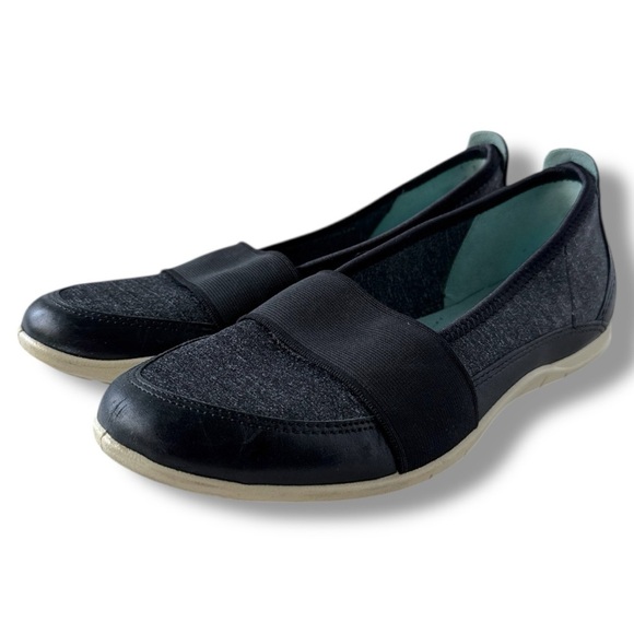 Ecco Black and Gray Bluma Ballerina Flats - Picture 1 of 16